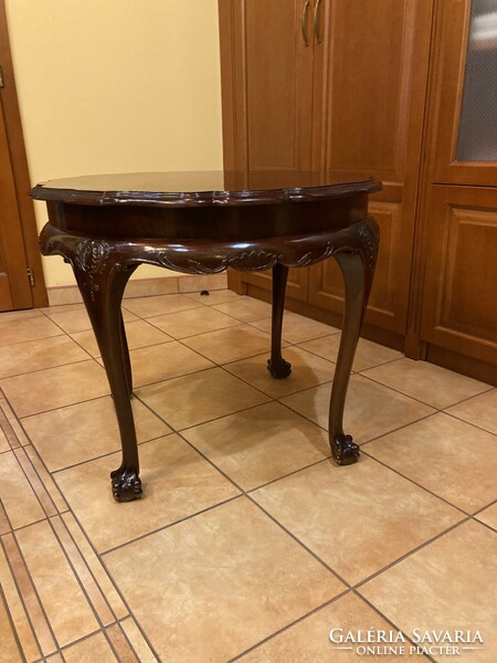 Neobaroque low table with round top