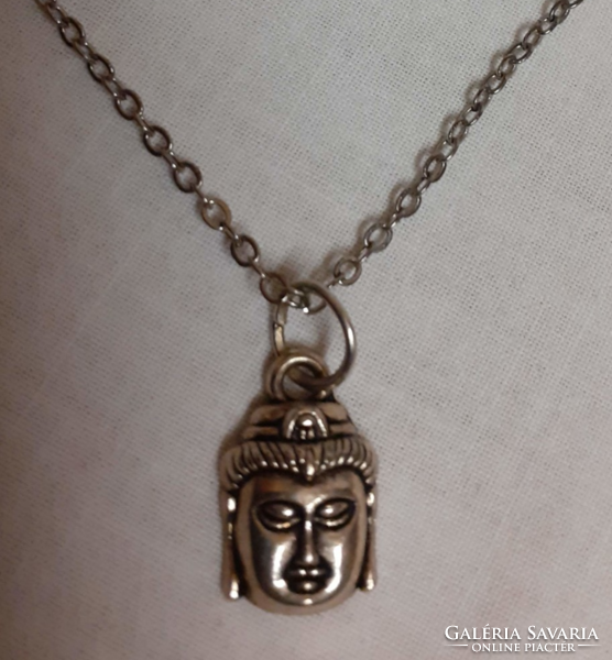 Retro silver necklace in nice condition with Buddha head pendant
