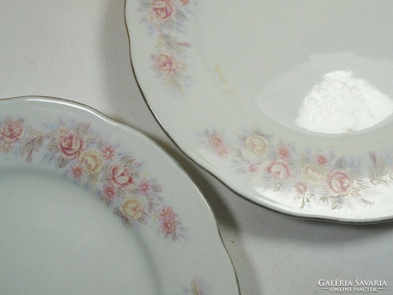 Porcelán virág mintás kistányér süteményes tányér 2 db