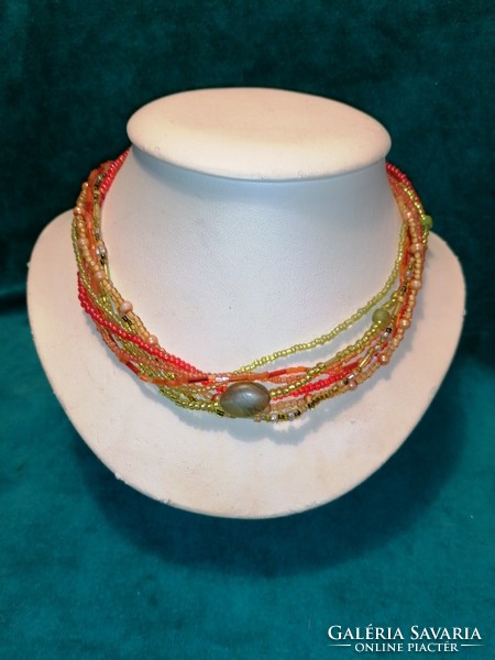Necklace with colorful pearls (611)