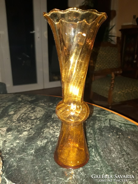 Cognac colored frilled, twisted glass vase - 25 cm