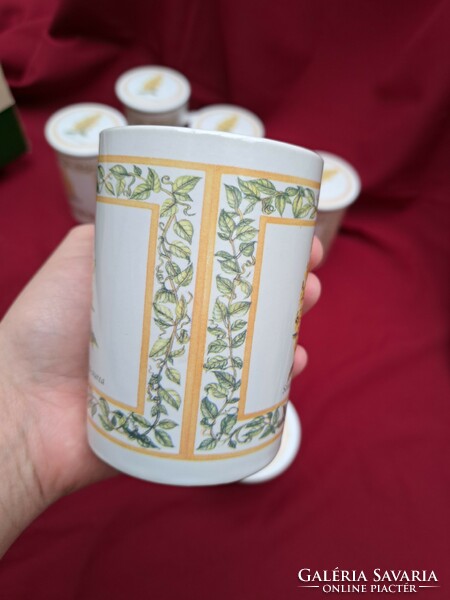 Beautiful Herbal Porcelain Floral Tea Strainer Filter Tea Mug Mug Mugs, Nostalgia Piece