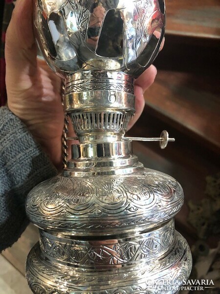 Ezüst petróleum lámpa, XX. század eleje, jelzett, 40 cm-es, 650 gramm.8630