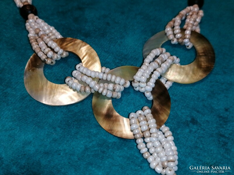 Necklaces with mother-of-pearl (614)