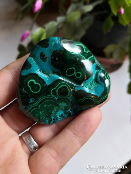 Chrysocolla with malachite, mineral crystal