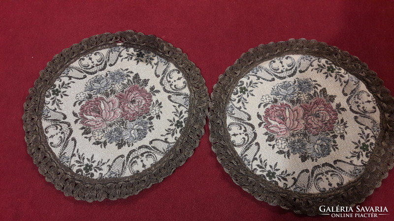 Round tapestry tablecloth pair 2. (L3271)