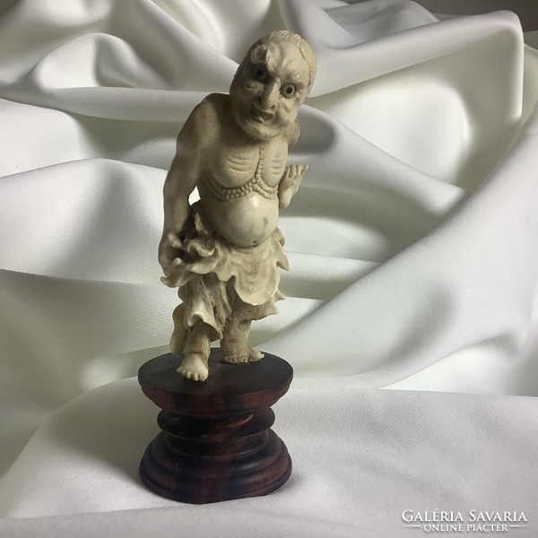 Faragott agancs japán netsuke necuke okimono Miniatűr faragás Feng Shui Kínai Keleti Horoszkóp