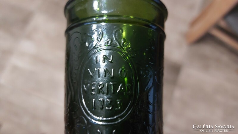 (K) Csizma alakú boros pohár In vino veritas 1733, 16 cm magas