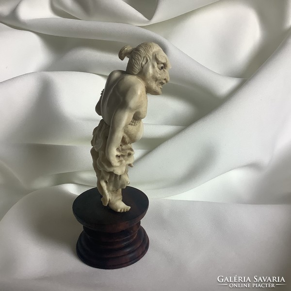 Carved antler Japanese netsuke necuke okimono miniature carving feng shui Chinese oriental horoscope