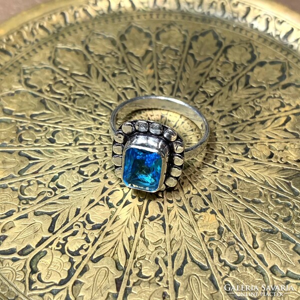 Új 925 ezüstözött gyűrű kék topáz színű kővel 6,75 méret (17,25 mm átmérő) szép ezüst szín gyűrű