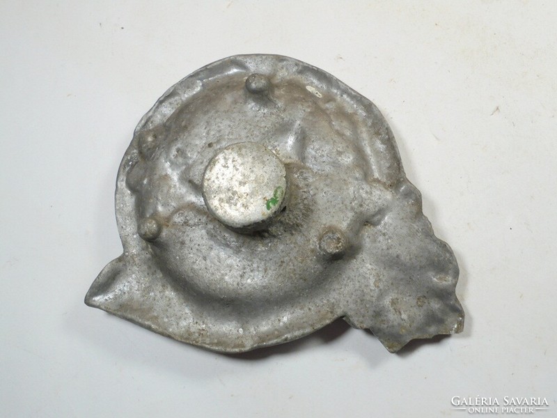 Old aluminum hunter hunting ornament relief - deer hunting relic