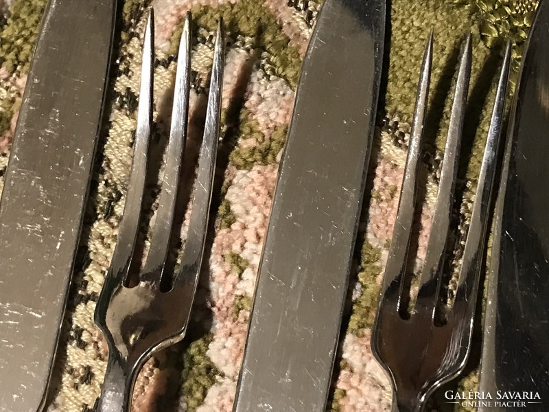 Gyönyörű, jelzett, ezüstözött, antik, 6 személyes desszertes kés és villa evőeszköz készlet