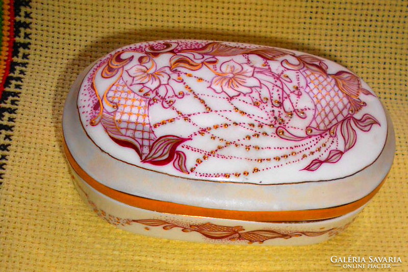 Plasztikusan kézzel festett porcelán doboz Jiesia porcelán