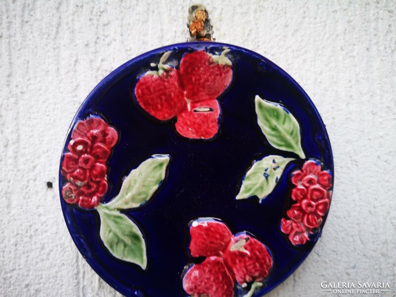 Antik szecessziós majolika eper és virág dekoráció Schütz Cilli, Blaskó Körmöcbánya Znaim...