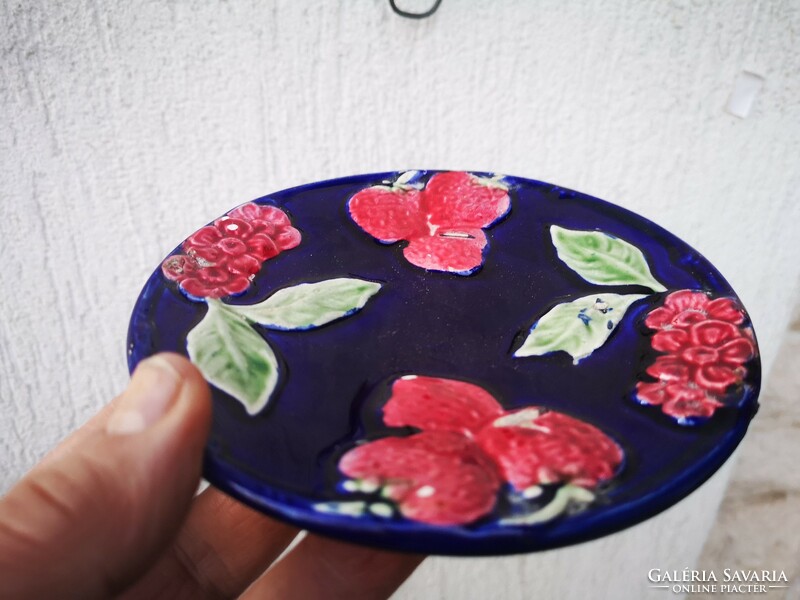 Antique Art Nouveau majolica strawberry and flower decoration schütz cilli, Blaskó nail mine znaim...