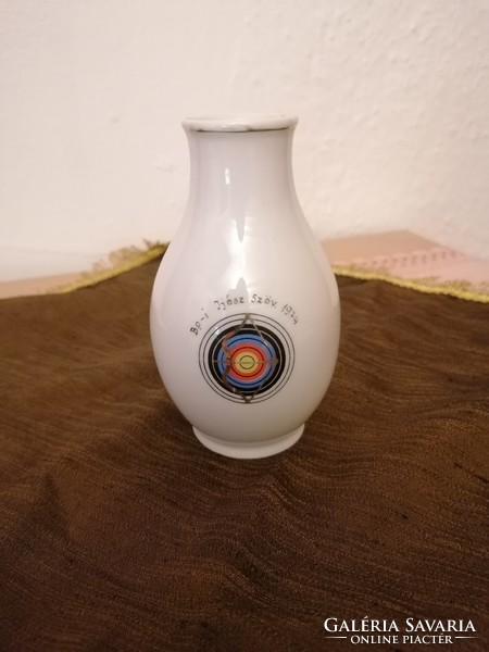 A vase with an archer logo from Hollóháza