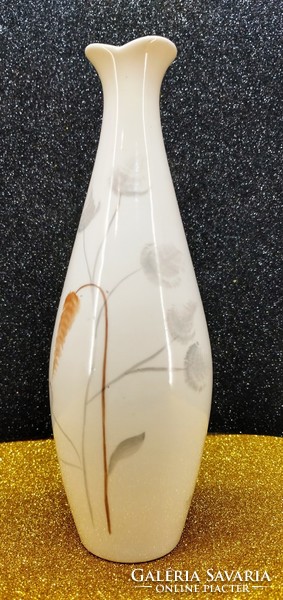 Hand-painted aquincum porcelain vase