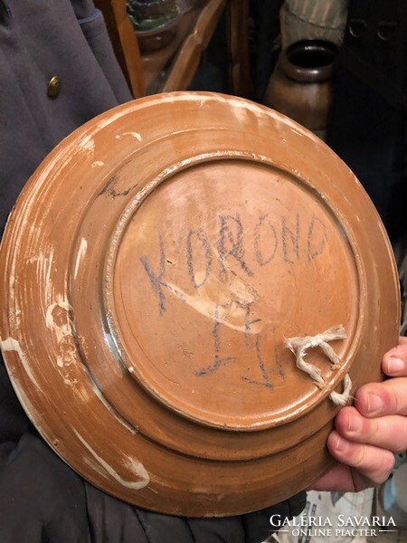Korond ceramic distal plates, 18 cm in size, for collectors.