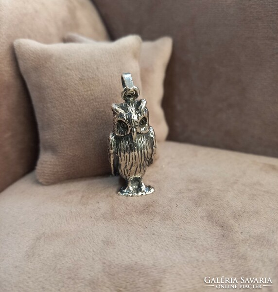 Silver pendant owl