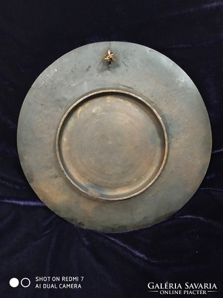Bronze (grid edit) wall hunting bowl