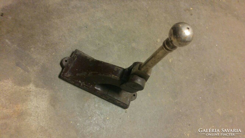 Antique press tool riveter press cast iron works!