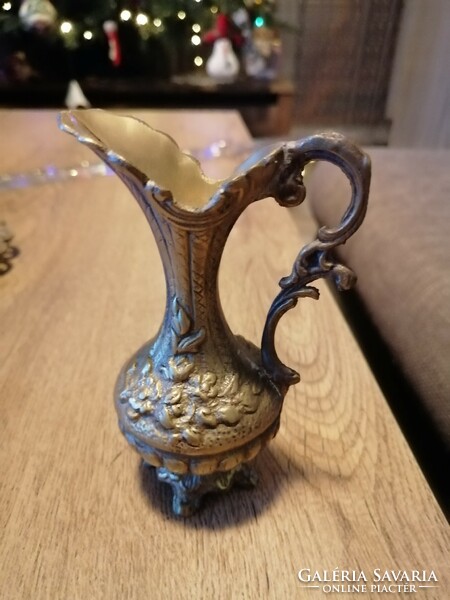 Copper decanter with plate