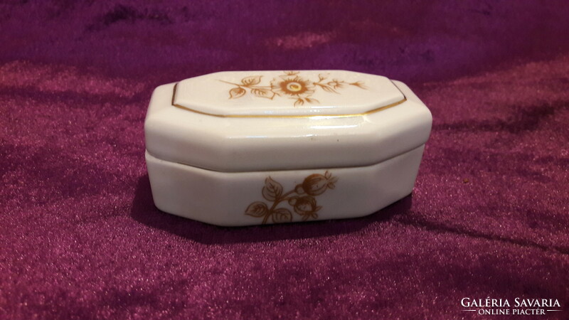 Ravenclaw porcelain box, ring holder (l3317)