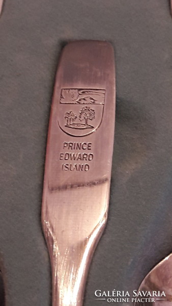 Curiosity: Canadian silver-plated spoon set in box (l3296)