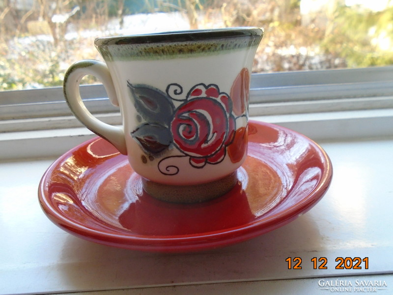 Kézzel festett majolika kávés készlet dombor vörös rózsa mintával Schramberg Majolika Fabrik