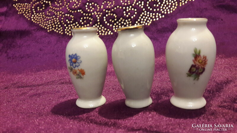 Hollóházi miniatűr porcelán vázák (L3251)