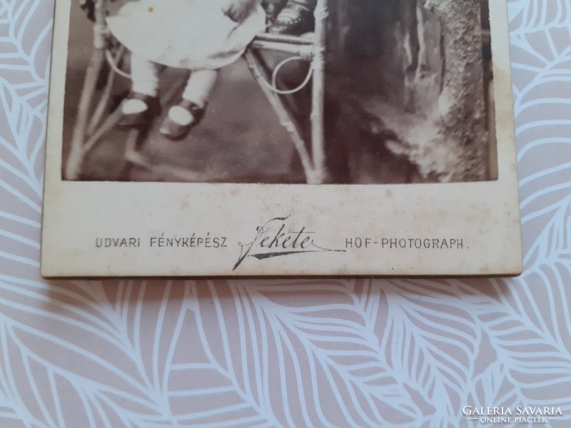 Antik gyerekfotó Fekete fotográfus Nagyvárad régi műtermi fénykép