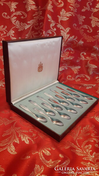 Curiosity: Canadian silver-plated spoon set in box (l3296)