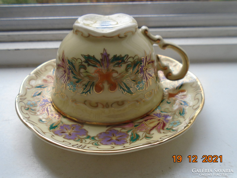 Zsolnay hand-painted gold-contoured rare flower pattern with coffee cup tray