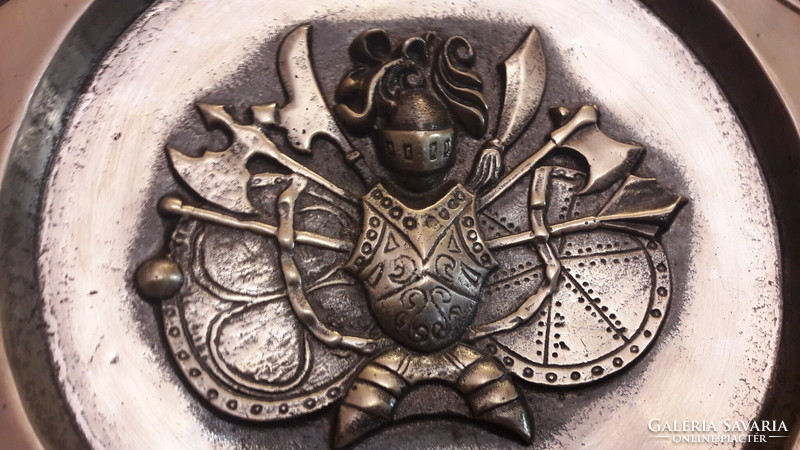 Középkori lovagos óntányér, címeres falitányér (M3189)