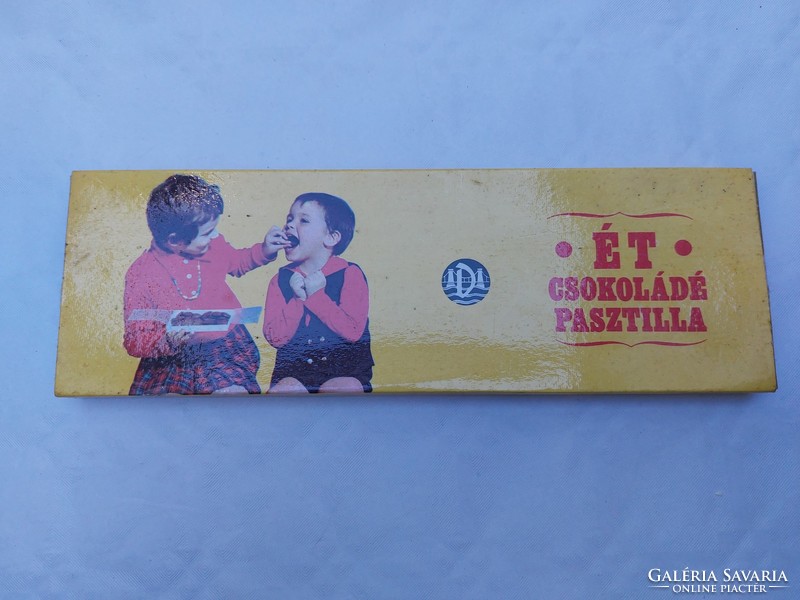 Retro chocolate box 1973 dark chocolate pastilles duna chocolate factory