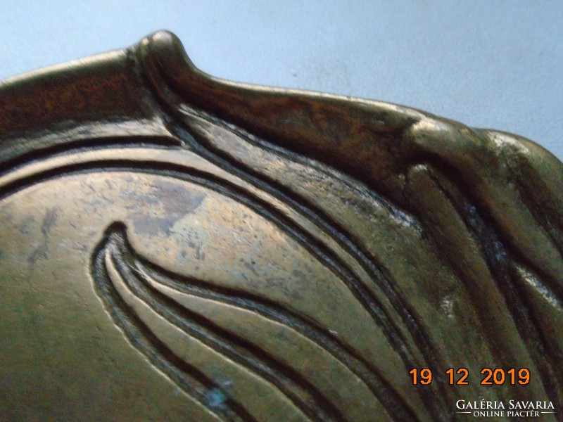 Art Nouveau bronze decorative bowl