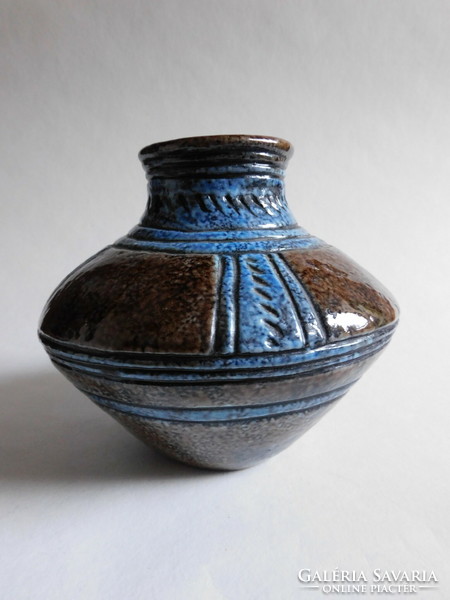 Ildíkó Gálffy ceramic vase