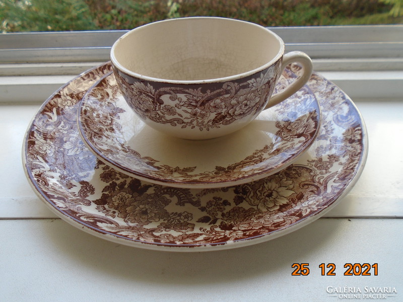 Antique Italian Laveno ceramic faience breakfast set with oriental pagoda and rich flower pattern