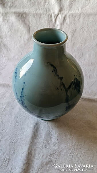 Zsolnay's vase has a blue base glaze