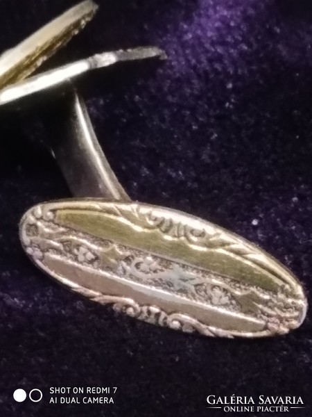 Antik ezüst (800), aranyrátétes női mandzsetta páros.