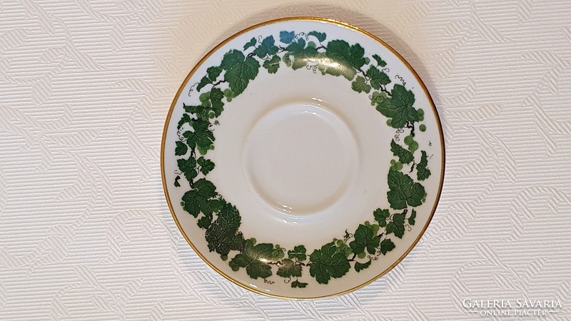 1 db. pici, Hüttl Tivadar, Aquincumi porcelán tányérka.Szőlőleveles dekorral.