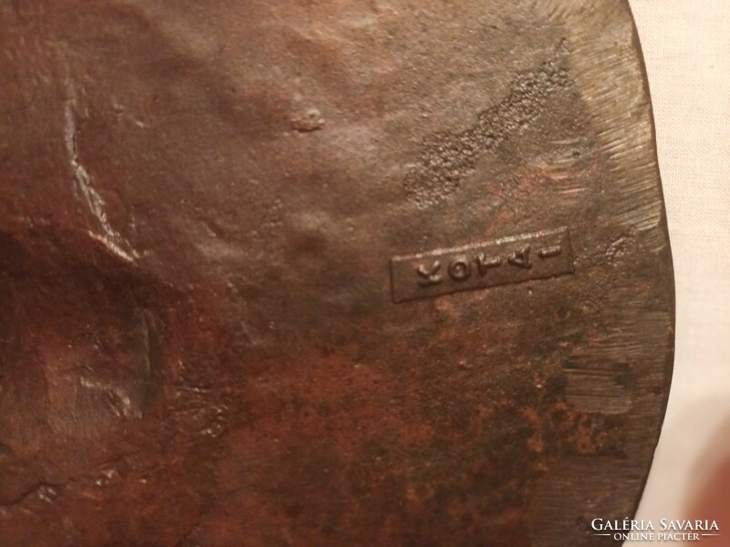 Kótai jelz.Dózsa iparművész  fali  bronz falidisz. 20.x9. cm.