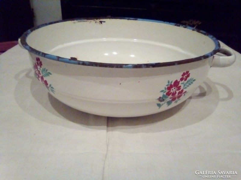 Enameled flower bowl from Budafoki