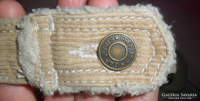 Gap teddy bélésű, kordbársonyból készült stílusos kézi táska.kb:  30 X23 cm.