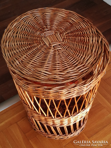 Wicker laundry basket