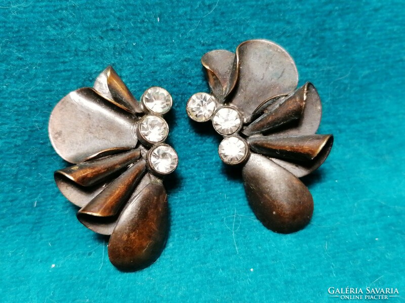 Old craftsman earrings, clip (640)