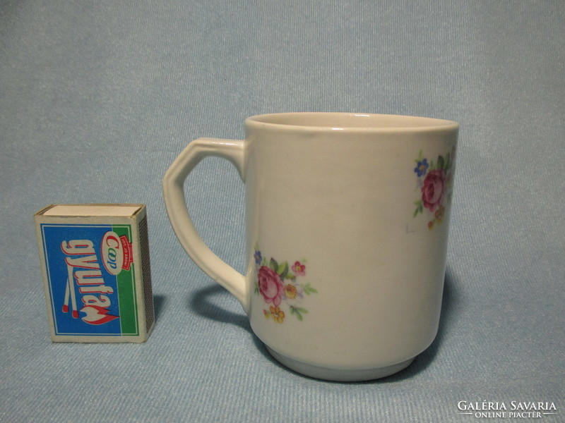 Kispest mug with small rose pattern, cup