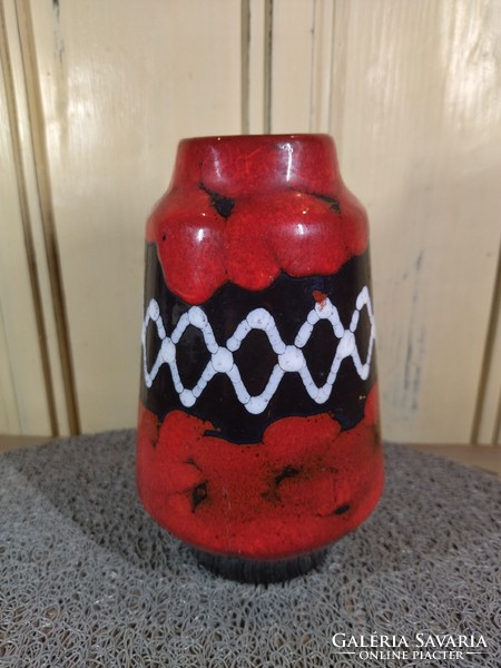Retro piros váza