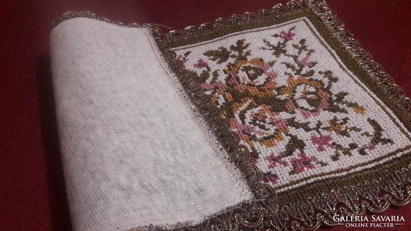 Old Belgian tapestry tablecloth in display case (l3322)