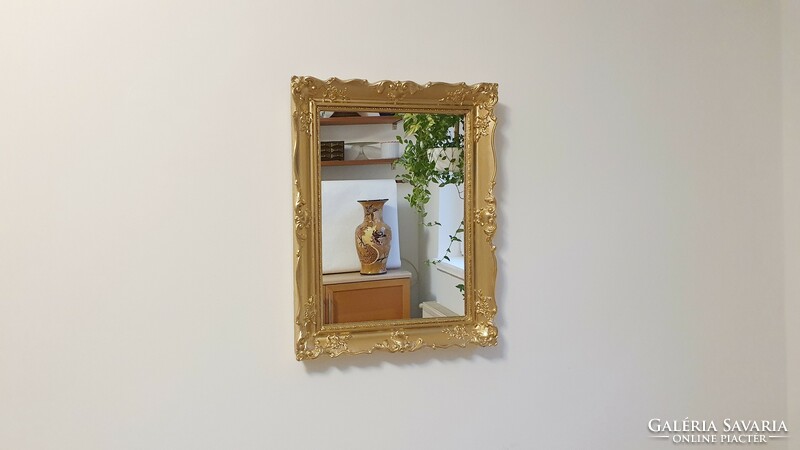 (Kk) 44 x 58 cm.-Es. Wonderful, antique, gold-colored, blonde frame, small mirror.